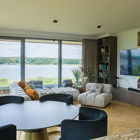 Stylish Waterfront - Book It Warsaw *