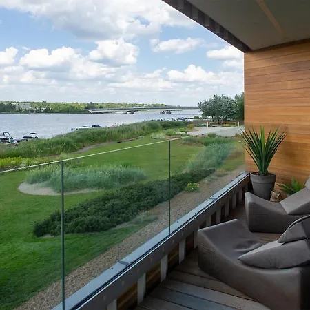Stylish Waterfront - Book It Warsaw アパート