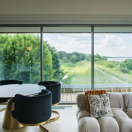 Stylish Waterfront - Book It Warsaw