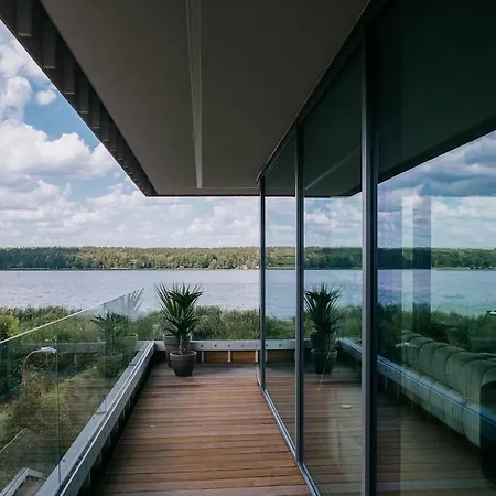 Stylish Waterfront - Book It Warsaw *